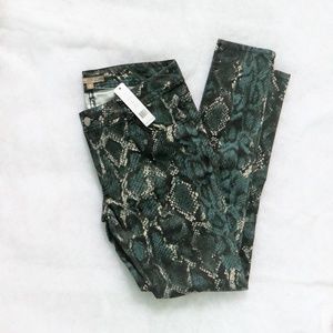 NWT Romeo & Juliet Couture Woman's Skinny Jeans